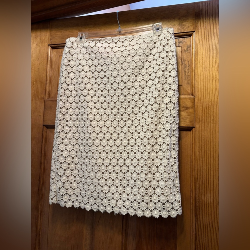 $15 Charter Club Cream Floral Lace skirt lined 10P back zip